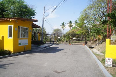 /international/pa/los-lirios-unit-terreno-san-carlos-panama-city-310107247988/