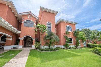 /international/pa/clayton-panama-city-panama-city-310098386865/