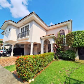 /international/pa/costa-del-este-panama-panama-city-310108555172/