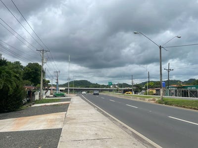 /international/pa/frente-a-la-via-interamericana-almirante-bocas-del-toro-almirante-bocas-del-toro-province-310104633454/