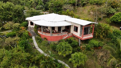 /international/pa/calle-secundaria-en-la-via-sora-altos-del-maria-unit-sora-chame-panama-city-310107915898/