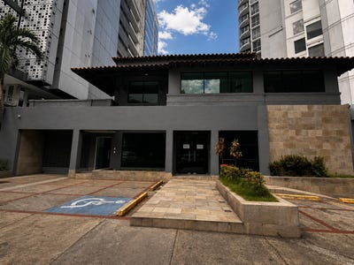 /international/pa/a-pasos-de-la-via-espana-ave-manuel-maria-icaza-frente-al-tribunal-de-cuentas-panama-via-espana-panama-panama-via-espana-panama-city-310107708652/