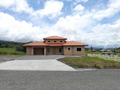 /international/pa/boquete-country-club-boquete-chiriqui-310108787128/