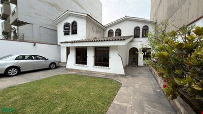 /international/pe/av-casuarinas-460-santiago-de-surco-lima-lima-lima-lima-district-310104595688/