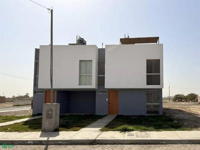 /international/pe/calle-2-s-n-mz-f-lote-25-san-andres-pisco-ica-pisco-ica-310107815596/