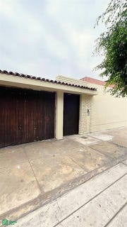 /international/pe/av-ayacucho-sn-santiago-de-surco-lima-lima-lima-lima-district-310107670697/