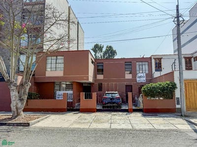 /international/pe/jiron-manuel-aguila-durand-324-santiago-de-surco-lima-lima-lima-lima-district-310098901461/?lang=id
