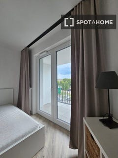 /international/pl/krakow-lesser-poland-voivodeship-310108563353/