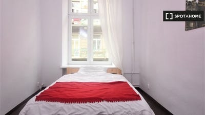/international/pl/krakow-lesser-poland-voivodeship-310108563367/