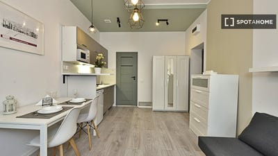 /international/pl/lodz-łodz-voivodeship-310108562609/