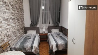 /international/pl/krakow-lesser-poland-voivodeship-310095996948/