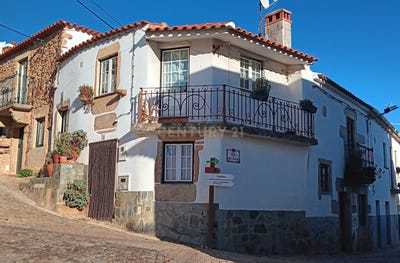 /international/pt/rua-do-ladrilho-2-e-4-penha-garcia-castelo-branco-310103585709/