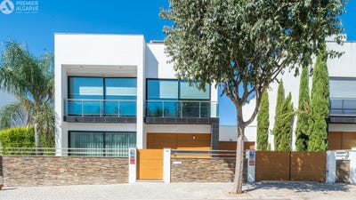 /international/pt/quelfes-faro-310109200048/?lang=fr