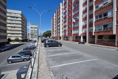 /international/pt/rua-doutor-flavio-de-resende-8-oeiras-portugal-oeiras-e-sao-juliao-da-barra-lisbon-310108371331/