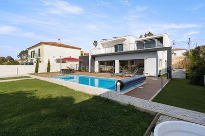 /international/pt/rua-da-cumeira-17-nadadouro-leiria-310108401845/
