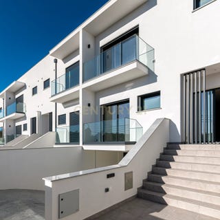 /international/pt/rua-da-ameixoeira-aveiras-de-cima-lisbon-310100666051/