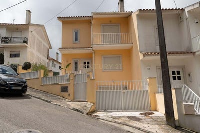 /international/pt/mafra-lisbon-310100292501/