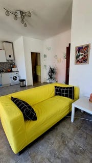/international/pt/largo-do-chafariz-de-dentro-lisbon-lisbon-310093826785/