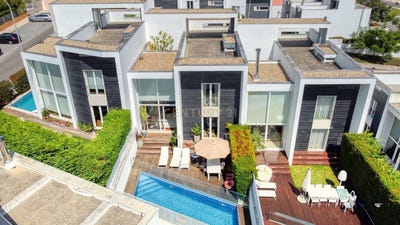 /international/pt/carcavelos-e-parede-lisbon-310099845477/