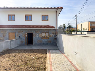 /international/pt/lugar-de-salgueiral-res-do-chao-briteiros-santo-estevao-e-donim-braga-310107703932/