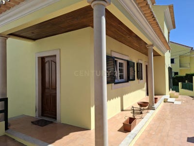 /international/pt/pontinha-e-famoes-lisbon-310100432632/