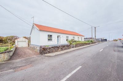 /international/pt/madalena-azores-310108040439/