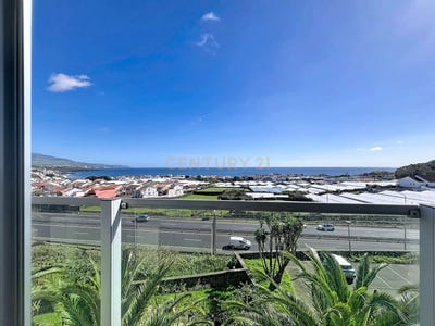 /international/pt/rua-nova-dos-prestes-19-sao-roque-portugal-ilha-de-sao-miguel-azores-310107522060/