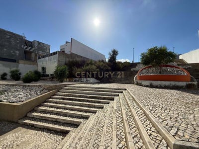 /international/pt/urbanizao-quinta-da-amizade-gambia-pontes-alto-da-guerra-setubal-municipality-310106707115/