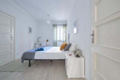 /international/pt/avenida-de-roma-lisbon-lisbon-310093846959/