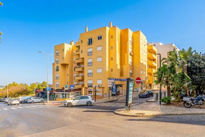 /international/pt/rua-eng-jose-bivar-edif-plaza-nº-2-2º-h-portimao-faro-310104795133/