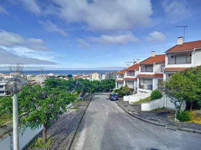 /international/pt/avenida-do-bombeiros-voluntarios-nazare-leiria-310094165922/