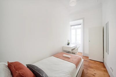 /international/pt/rua-chaby-pinheiro-lisbon-lisbon-310093862299/