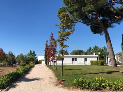 /international/pt/r-joao-lourenco-casa-do-alto-azambuja-lisbon-310103455307/