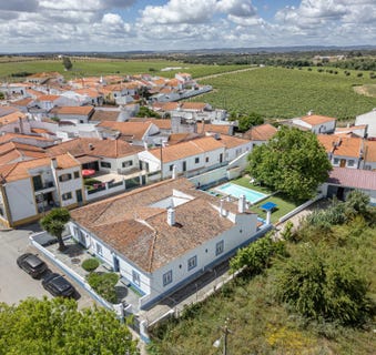 /international/pt/rua-nossa-senhora-do-carmo-23-reguengos-de-monsaraz-evora-310100037893/