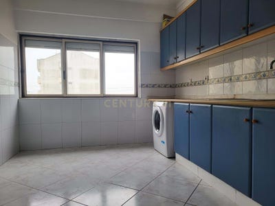/international/pt/praceta-joao-alvares-fagundes-carregado-portugal-carregado-e-cadafais-lisbon-310102585818/