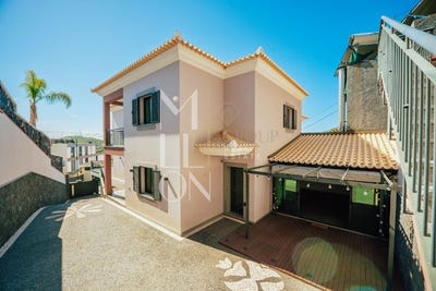 /international/pt/camara-de-lobos-madeira-310107359374/