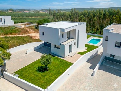 /international/pt/nossa-senhora-do-populo-leiria-310108860680/?lang=pt
