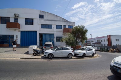 /international/pt/rua-quinta-do-gato-bravo-no5-5a-almada-portugal-laranjeiro-e-feijo-setubal-municipality-310108969242/