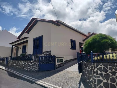 /international/pt/rua-das-courelas-de-baixo-nordeste-portugal-ilha-de-sao-miguel-azores-310107520536/