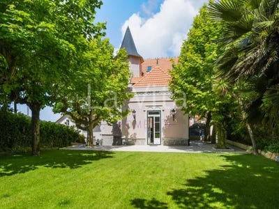 /international/pt/sintra-santa-maria-e-sao-miguel-lisbon-310100938193/
