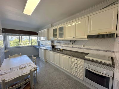 /international/pt/rua-cidade-de-lagos-24-1º-b-algueirao-mem-martins-lisbon-310107587783/