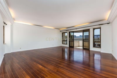 /international/pt/av-joao-xxi-70a-70d-1000-304-lisbon-portugal-areeiro-lisbon-310108990673/