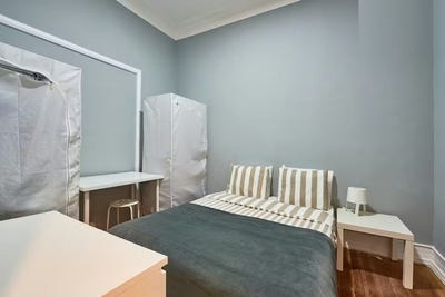 /international/pt/rua-augusto-gil-lisbon-lisbon-310108668429/