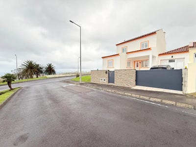 /international/pt/rua-eng-hernani-santos-20-9630-202-nordeste-portugal-ilha-de-sao-miguel-azores-310107523405/