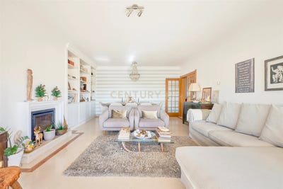 /international/pt/paco-de-arcos-lisbon-310107625637/