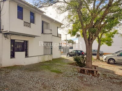 /international/pt/malagueira-e-horta-das-figueiras-evora-310108651335/?lang=id