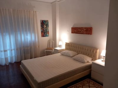/international/pt/avenida-25-de-abril-de-1974-almada-setubal-municipality-310093848517/