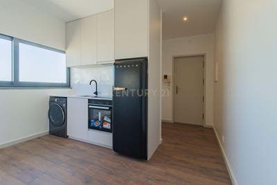 /international/pt/rua-das-portas-verdes-15-2º-b-marinha-grande-leiria-310108991366/