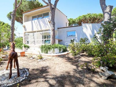 /international/pt/vale-do-lobo-loule-faro-310101446596/