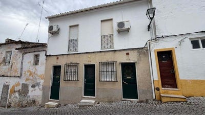 /international/pt/rua-da-caldeirona-elvas-portugal-caia-beja-310108401605/